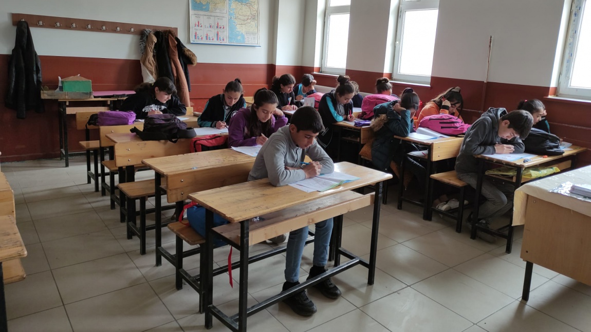 8.Sınıf Öğrencilerine Yönelik Seviye Tespit Sınavı (Deneme ) Uygulandı.